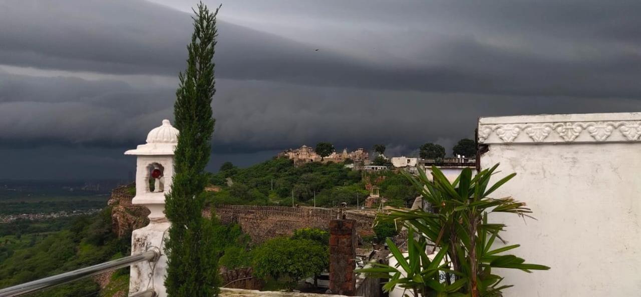 Chittorgarh Fort Haveli Bed & Breakfast Exterior photo